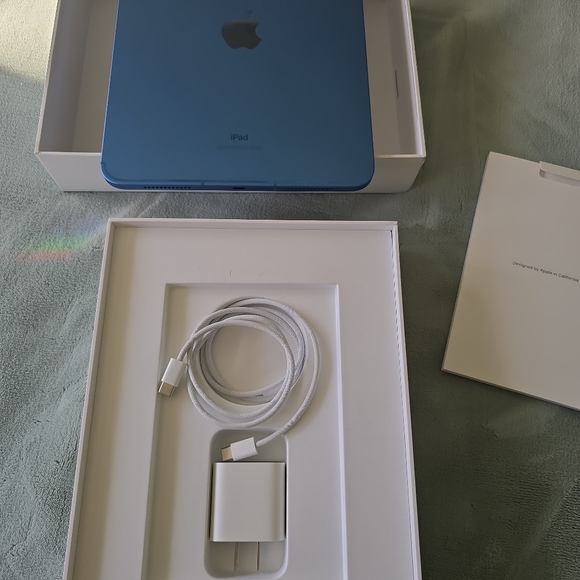 Ipad 10th generation wifi + cellular - Picture 2 of 3